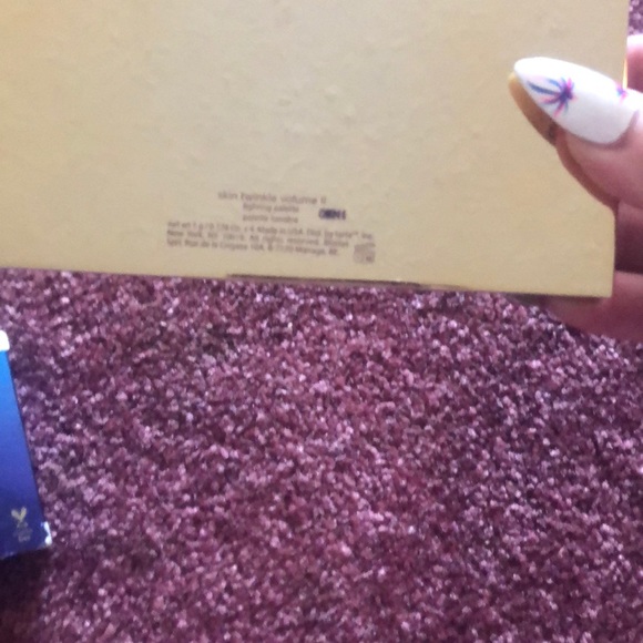 New with tag‘s Tarte Palette - Picture 3 of 5